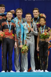 1407111215-ACRO-WCh-2014-Paris-FRA-ceremony-men-s-pair-GBR-RUS-BLR